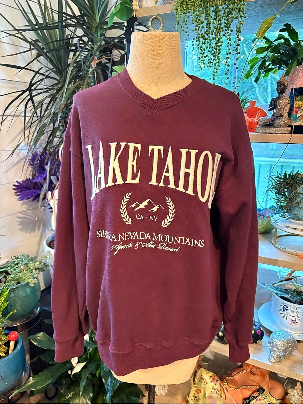 Hollister Graphic Sweatshirt in Burgundy XS Like New